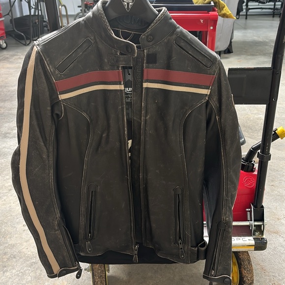 Triumph Raven Motorcycle Jacket - Picture 8 of 16
